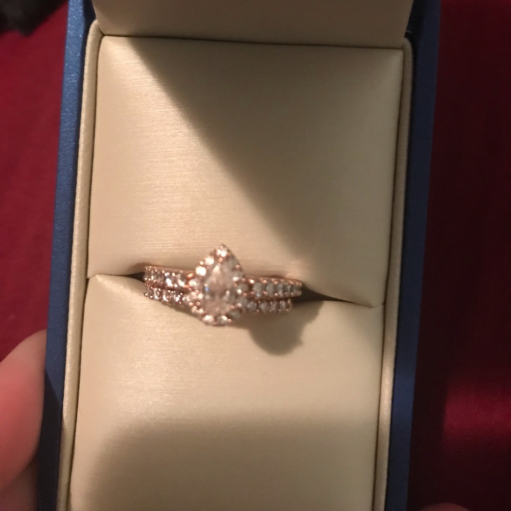 rose gold pear shaped ring